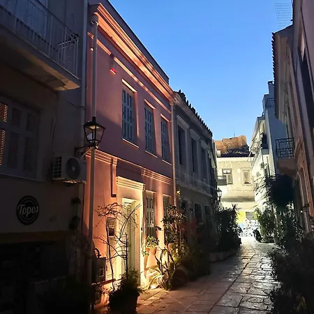 Central House In Plaka-2