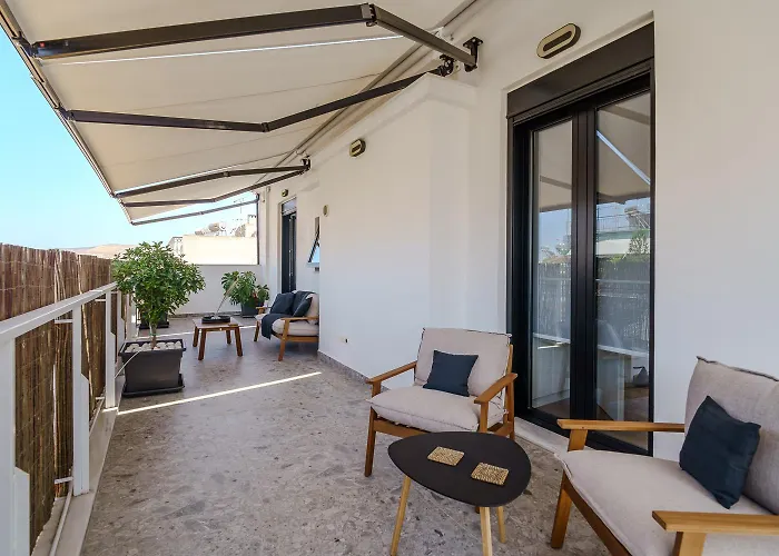 Koukouvagia Penthouse In Athens